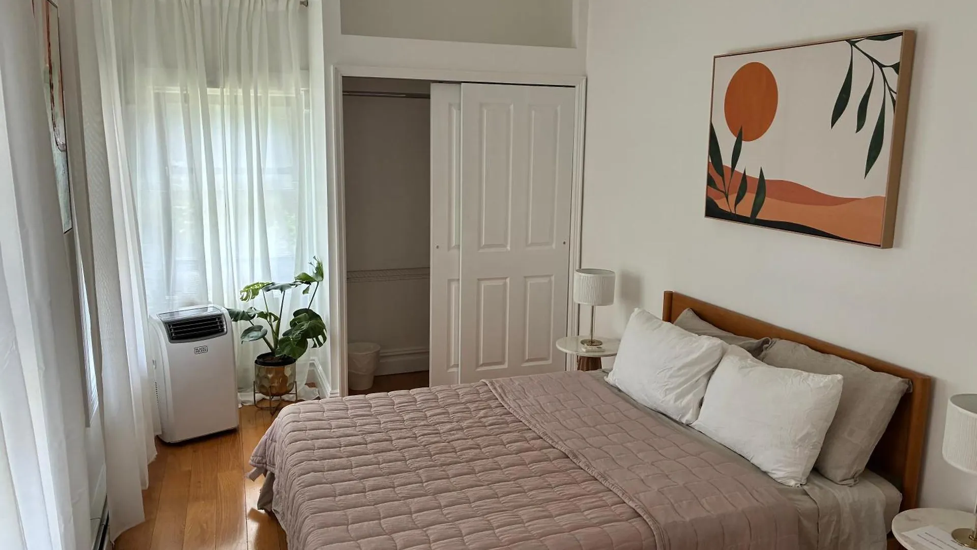 Sunny Private Room In Bed-Stuy location